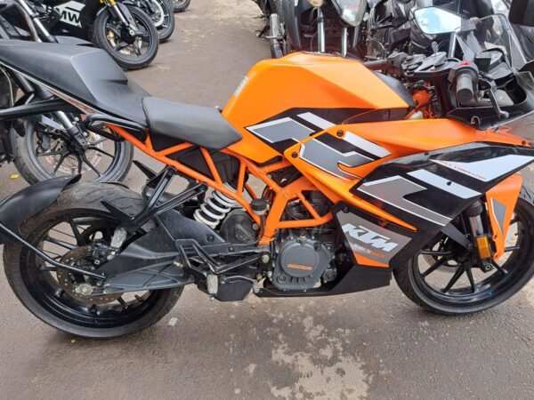 2021 KTM RC 200