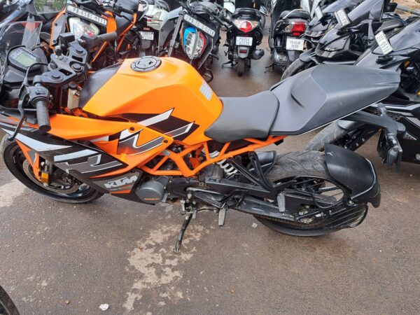 2021 KTM RC 200