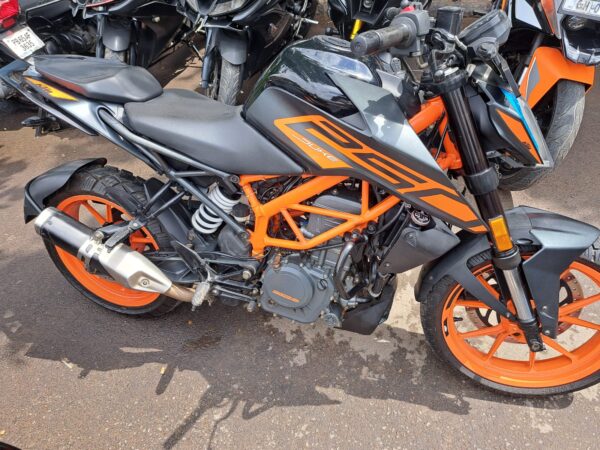 2020 KTM Duke