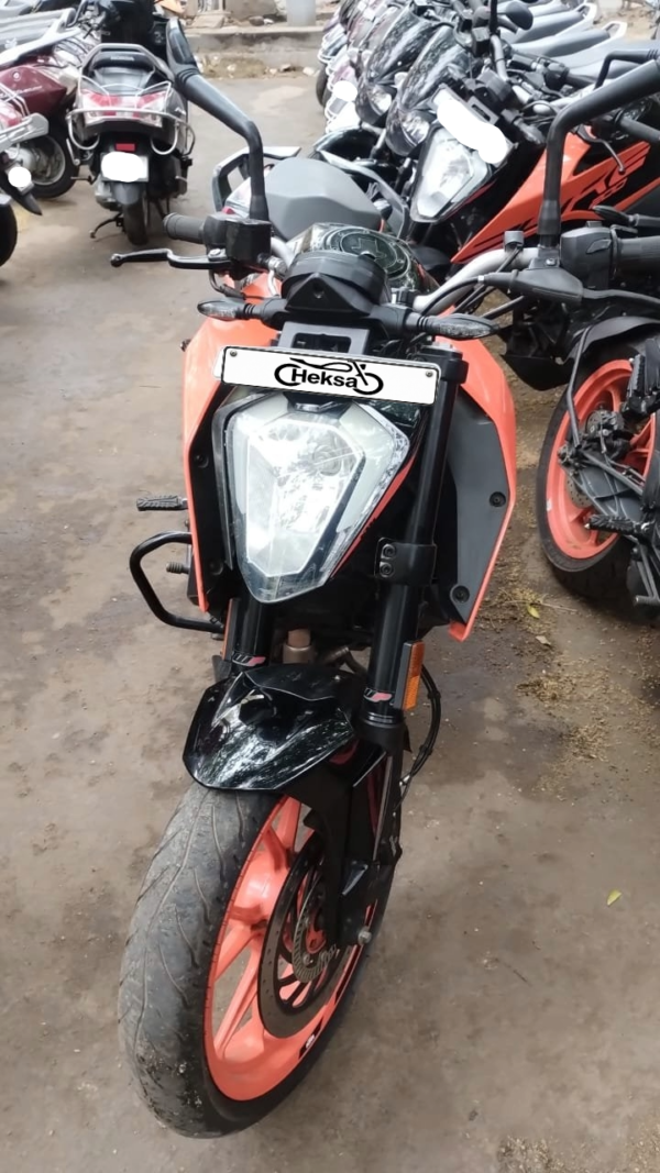 2022 KTM duke200