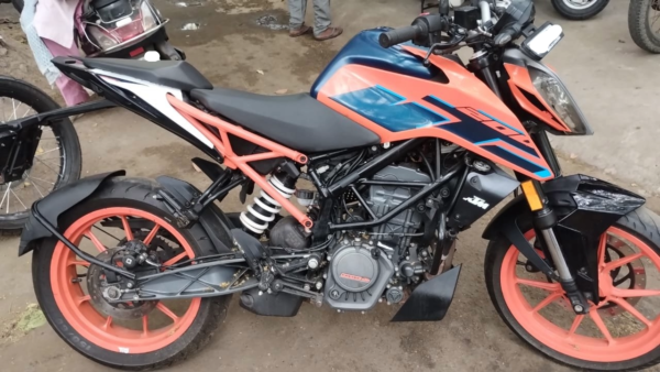 2024 KTM duke200