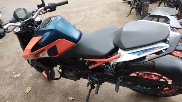 2024 KTM duke200