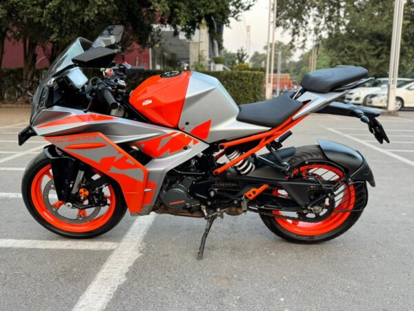 2022 KTM RC 200