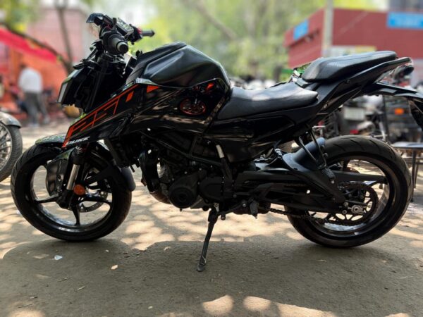 2025 KTM Duke 250