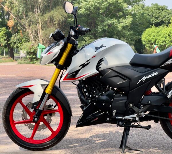 2026 TVS Apache RTR 4V