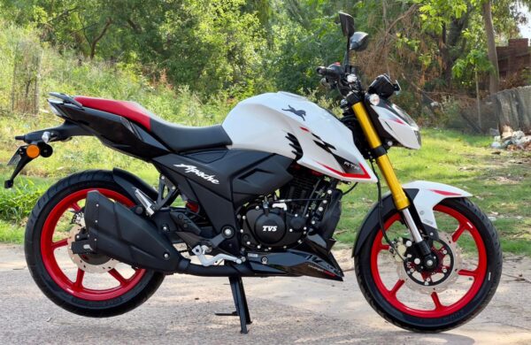 2026 TVS Apache RTR 4V