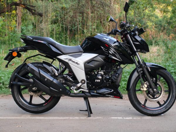 2022 TVS Apache RTR160 4V