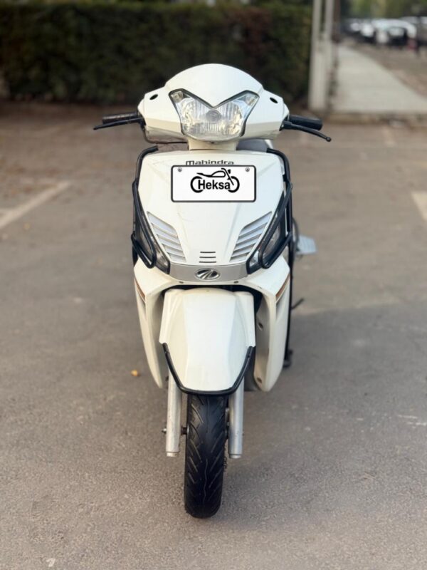 2016 Mahindra Gusto