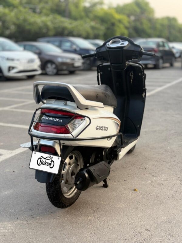 2016 Mahindra Gusto
