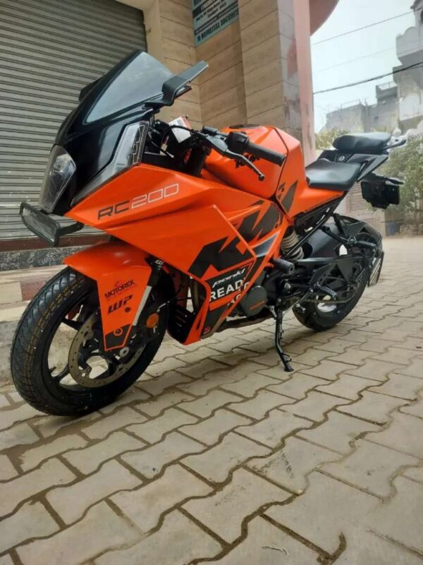 2023 KTM RC 200