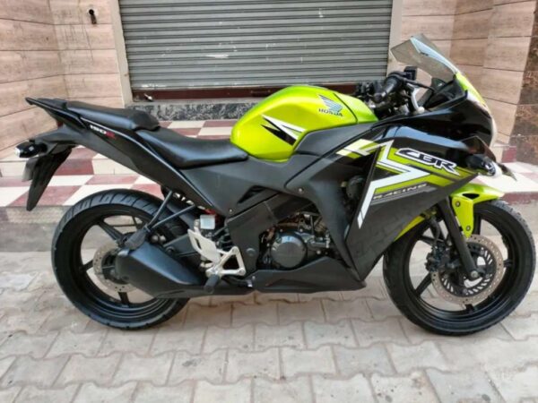 2016 Honda CBR150 R