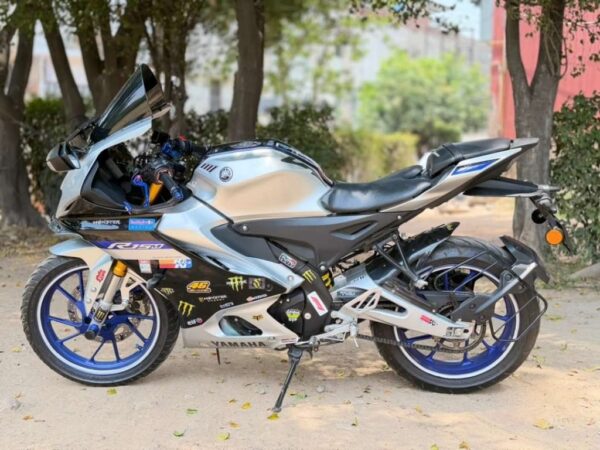 2025 Yamaha R15 M