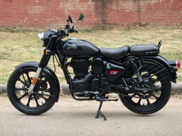 2024 Royal Enfield Classic Stealth Black
