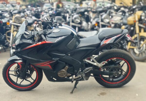 2016 Bajaj Pulsar RS 200