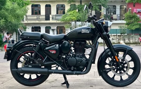 2023 Royal Enfield Classic Stealth Black