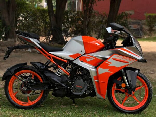 2021 KTM RC 200