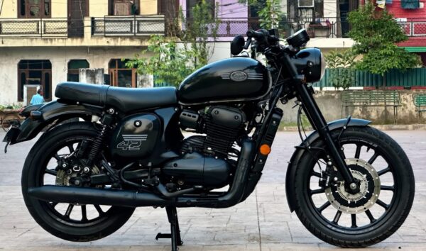 2023 Jawa 42
