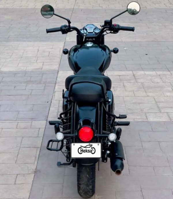 2025 Royal Enfield Classic stealth black