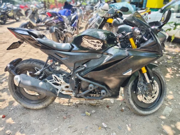 2022 Yamaha R1v4