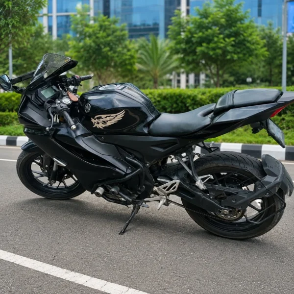 2022 Yamaha R1v4