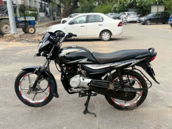2023 Bajaj Platina