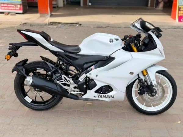 2025 Yamaha R15