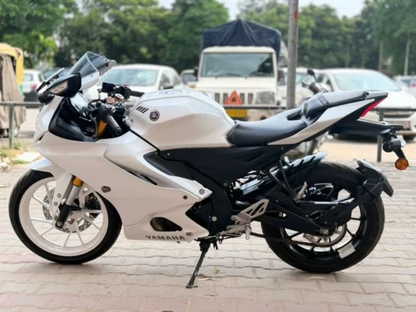 2025 Yamaha R15