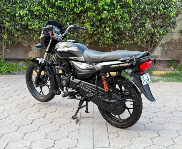 2023 Bajaj Platina