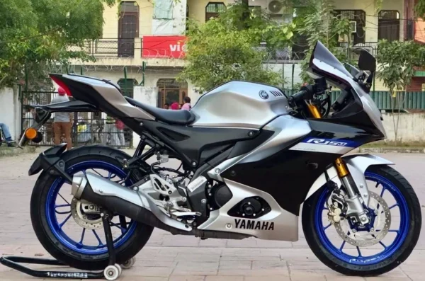 2023 Yamaha R15
