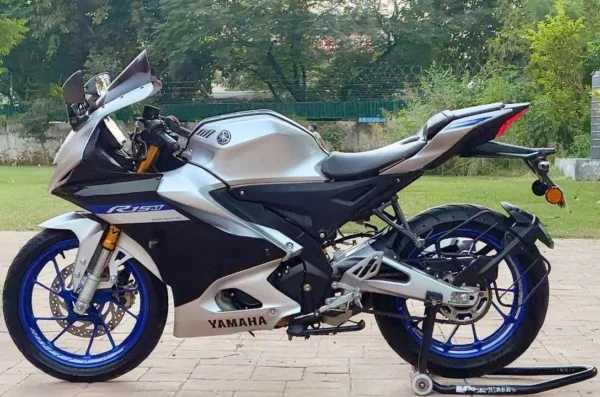 2023 Yamaha R15