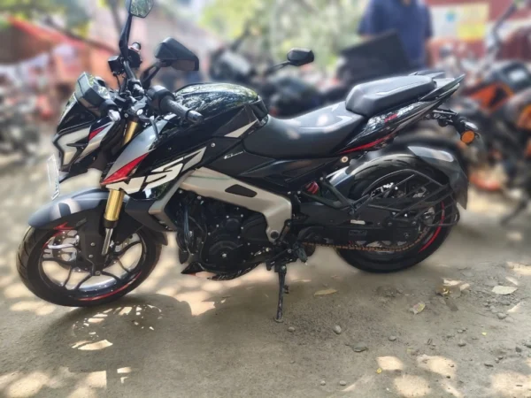 2025 Bajaj Pulsar NS400z