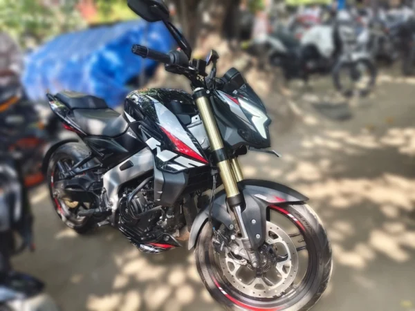 2025 Bajaj Pulsar NS400z
