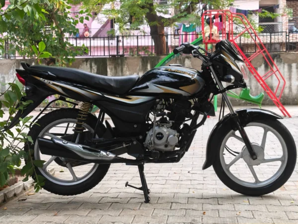 2022 Bajaj Platina