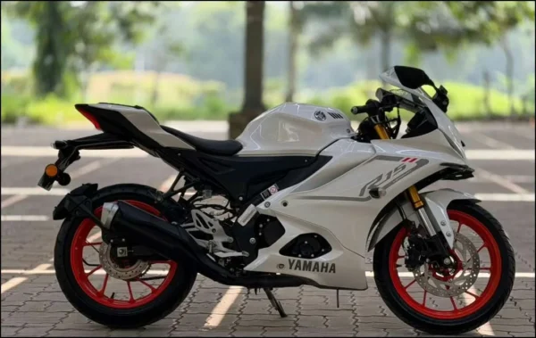 2025 Yamaha R15
