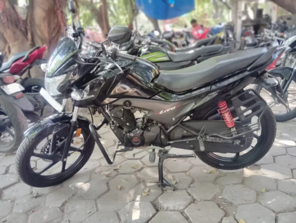 2016 Honda Livo